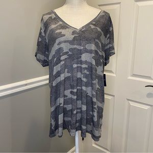 Lucky Brand Gray Camouflage Tee Shirt 2X Short Sleeve V-Neck New with Tag